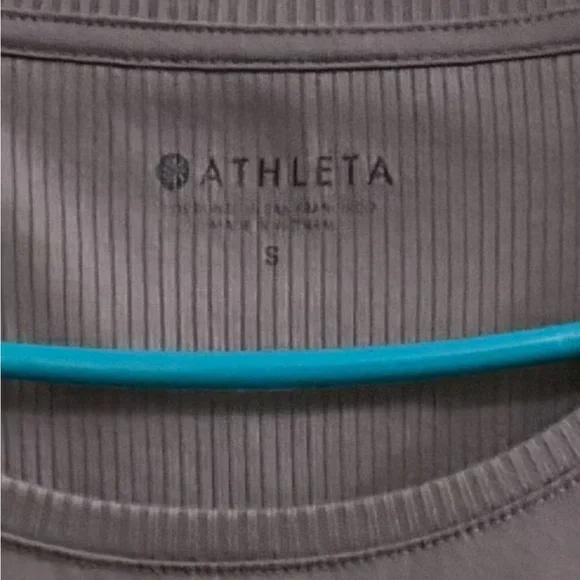 Athleta Charcoal Long Sleeve Top With Split Back at Waist - Picture 2 of 4